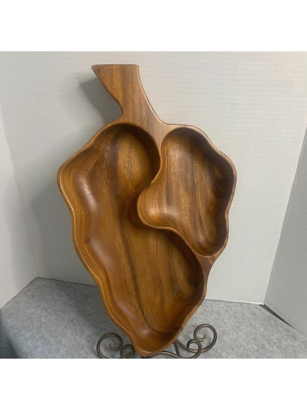 Vintage WOOD BOWL CARVED MONKEYPOD LEAF SALAD BOWL CHIP & DIP TIKI BAR. 10x16